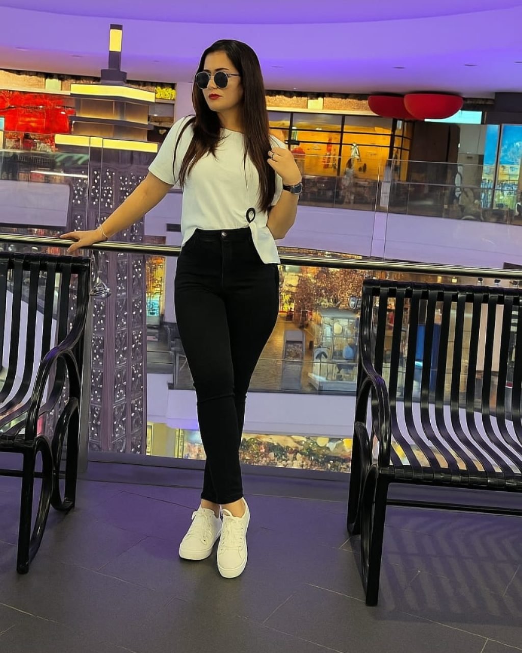 Top Hyderabad Escorts – Latest Photos Hyderabad Escort girl smiling